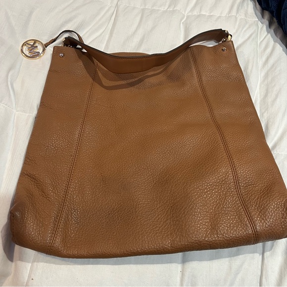 MICHAEL MICHAEL KORS LARGE HOBO IN COGNAC PEBBLED LEATHER - Picture 3 of 12